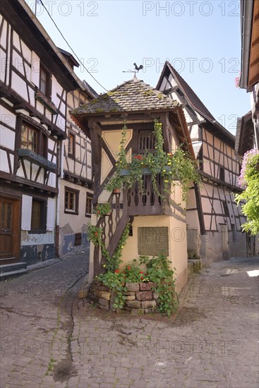 Taubenhaus building in Eguisheim, named favorite village of the French in 2013, Le Village Préféré, Eguisheim, Département Haut-Rhin, Alsace, France, Europe