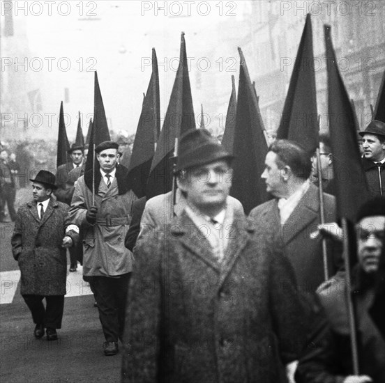 With black flags, miners of the Bismarck colliery and their relatives demonstrated against the closure of their colliery on 19 February 1966, Germany, Europe