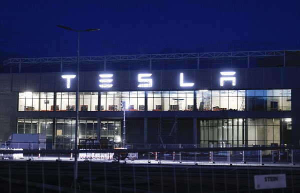 Entrance to the Tesla factory in Grünheide, 13 01 2023