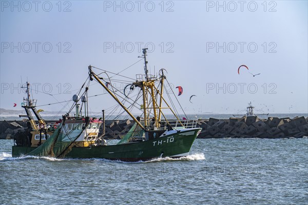 Fishing trawler TH10 DIRKJE, off the coast of Scheveningen, The Hague, with spread nets, Netherlands