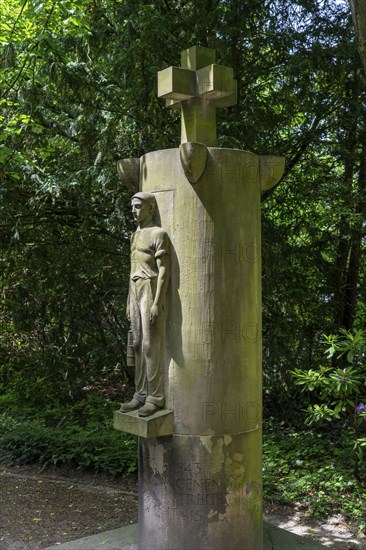 Rotthauser cemetery in Gelsenkirchen, memorial and burial ground of the victims of the mining accident of 23 August 1943 in the Dahlbusch colliery, with 38 dead miners, Gelsenkirchen, North Rhine-Westphalia, Germany, Europe