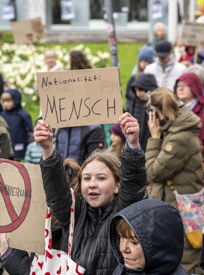 Pupils demonstrate against right-wing extremism, under the motto Schule bleibt Bunt (school remains colourful), over 2500 pupils, parents and teachers protest against right-wing extremism and for diversity in the city centre of Essen, North Rhine-Westphalia, Germany, Europe