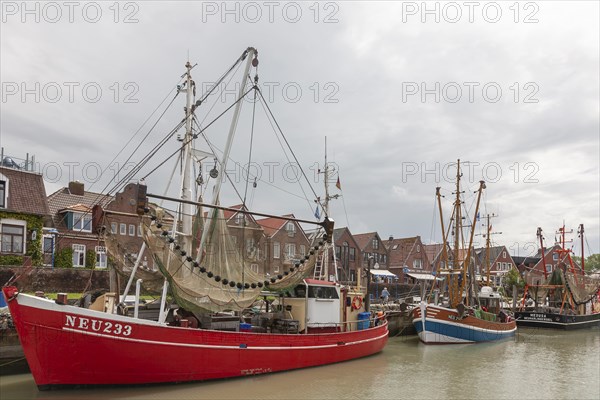 Cutter harbour Neuharlingersiel, shrimp cutter, East Frisia, Lower Saxony, Germany, Europe