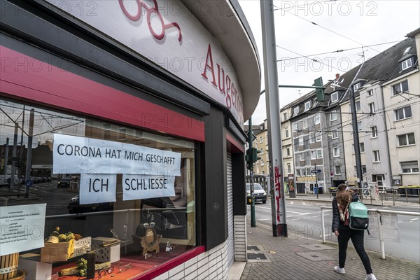 Business closure due to the economic consequences of the Corona crisis, the optician's specialist shop Rode, in the southern district of Essen, closes after eleven years, sales decline by 60 per cent during the Corona period, Essen, North Rhine-Westphalia, Germany, Europe