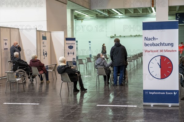 Start in the vaccination centre for corona vaccinations, in a hall of Messe Essen, for people over 80 years of age who do not live in nursing homes, vaccination in the vaccination booth, follow-up area, after vaccination, vaccination routes for a daily vaccination of up to 2400 people, operated by the Association of Statutory Health Insurance Physicians, Essen, North Rhine-Westphalia, Germany, Europe