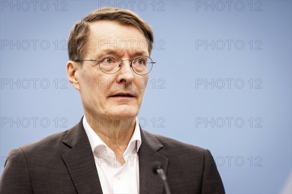 Prof Karl Lauterbach (SPD), Federal Minister of Health, at a press conference on the talks with representatives of the leading municipal associations and association leaders from the healthcare system in Berlin, 11.04.2024