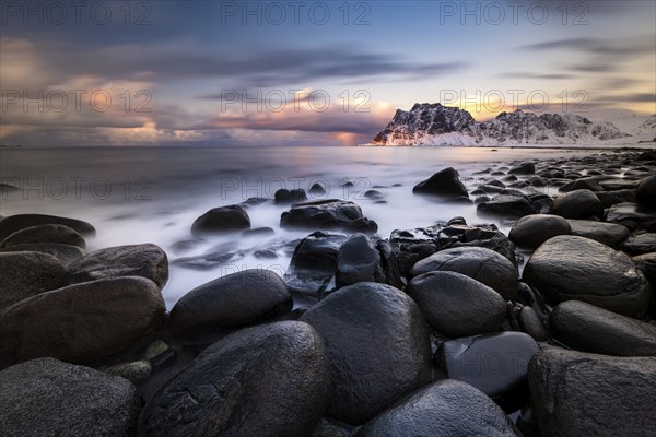 Rocks on the beach at Uttakleiv, Vestvågøya, Lofoten, Norway, Europe