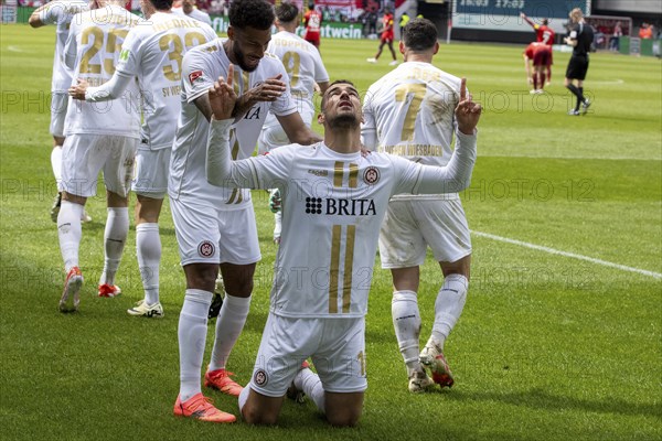 20.04.2024, Football 2nd Bundesliga, Season 2023/24, Matchday 30: 1. FC Kaiserslautern vs SV Wehen Wiesbaden (1:1) . Great jubilation after the equaliser by Ivan Prtajin (18, SV Wehen Wiesbaden)