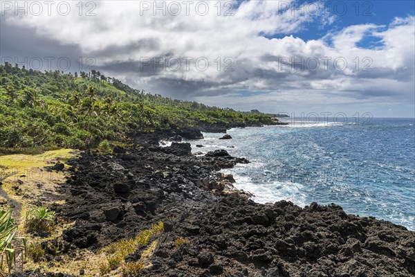 Volcanic south coast of Taveuni, Fiji, South Pacific, Oceania