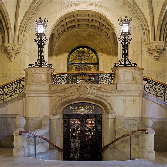 Columned hall with hallway leading to the Hamburg Parliament and hallway leading to the restaurant, City Hall, Hamburg, Germany, Europe