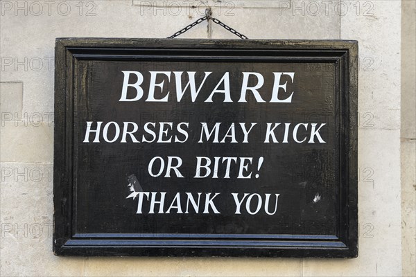 Shield at the Horse Guards, Soldiers of the Household Cavalry Mounted Regiment, White Hall, Westminster, London, England, Great Britain