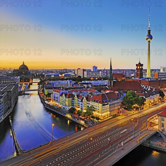 City panorama with Spree, Cathedral, Nikolai Quarter, Red City Hall and TV Tower in the evening, Berlin-Mitte, Berlin, Germany, Europe