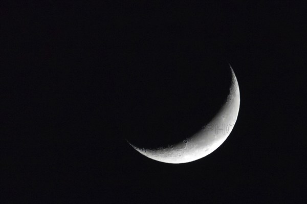 Waxing crescent, moon, planet, Germany, Hamburg, astronomy, moon, waning, crescent, crater, Hamburg, Hamburg, Federal Republic of Germany, Europe