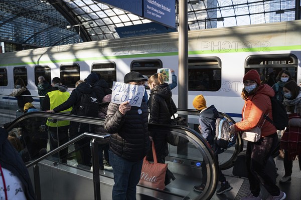 10.03.2022, Berlin, Germany, Europe, War refugees from Ukraine arriving at Berlin Central Station after fleeing war from their homeland, Europe