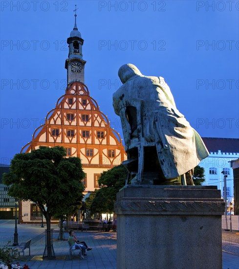 Zwickau Gewandhaus: landmark of the city, built in 1522-1525 in late Gothic style, with Renaissance elements and stepped gables. Former clothmakers' trading house (the Zwicksche Tuch was famous), it has served as the town theatre since 1823