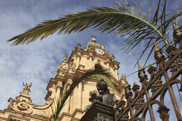 Old Town of Ragusa, the Collegiate Church of San Giorgio or Cathedral of Saint George in the late Baroque district of Ragusa Ibla, Unesco World Heritage Site, Sicily, Italy, Europe