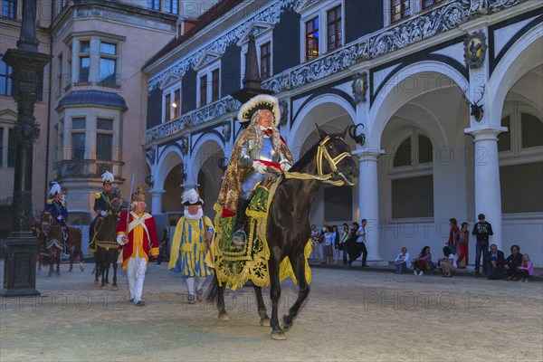 The lively princely procession as guests in the stable yard of the Residence Palace, here August the Strong on horseback. Numerous museums in Dresden open their doors, present their collections and surprise visitors with special events, culinary delights and music