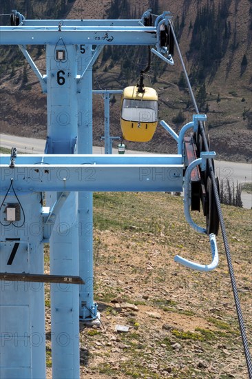 Monarch, Colorado, The Monarch Crest Scenic Tramway takes tourists to the 12, 000-foot top of Monarch Ridge at the continental divide