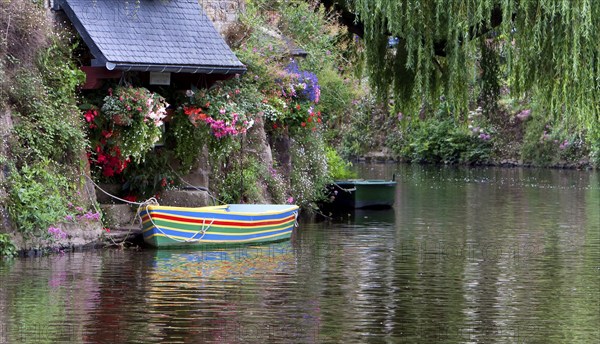 Historic wash houses on the river Trieux, Pontrieux, Cotes dArmor department, Brittany, France, Europe