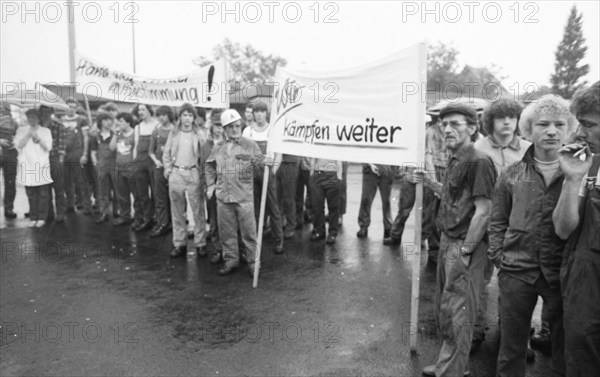 Warning strike at Thyssen by IG Metall to preserve co-determination on 30.07.1980 in Oberhausen, Germany, Europe