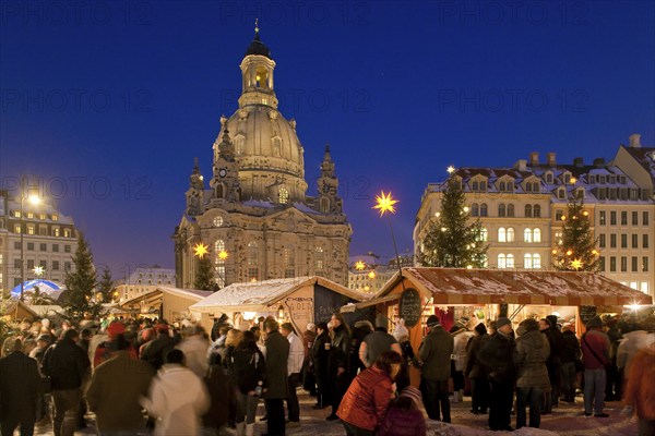 Christmas market on the Neumarkt