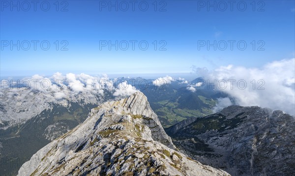 Rocky narrow mountain ridge with mountain panorama, mountain tour to the summit of the Hochkalter, Hochkalter crossing, Berchtesgaden Alps, Bavaria, Germany, Europe