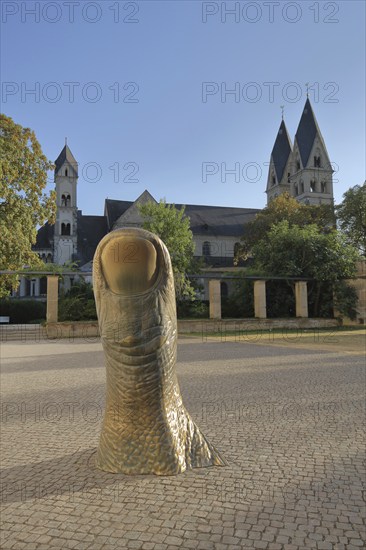 Sculpture The Thumb by César Baldaccini 1993 and UNESCO Basilica St. Kastor in front of the Ludwig Museum, Deutschherrenhaus, oversize, finger, fingernail, Old Town, Koblenz, Rhineland-Palatinate, Upper Middle Rhine Valley