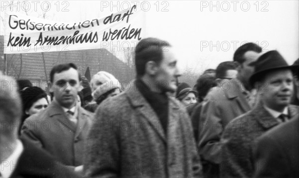 With black flags, miners of the Bismarck colliery and their relatives demonstrated against the closure of their colliery on 19 February 1966, Germany, Europe