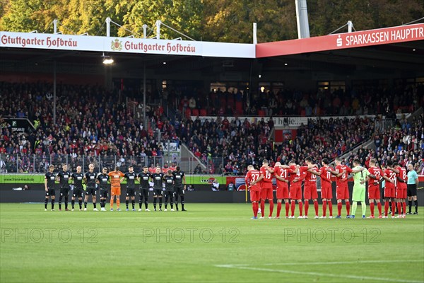 Remembrance Minute of silence, minute of remembrance to remember all innocent victims and their relatives in the Middle East after the devastating events, Hamad, Israel, Palestine, Voith Arena, Heidenheim, Baden-Württemberg, Germany, Europe