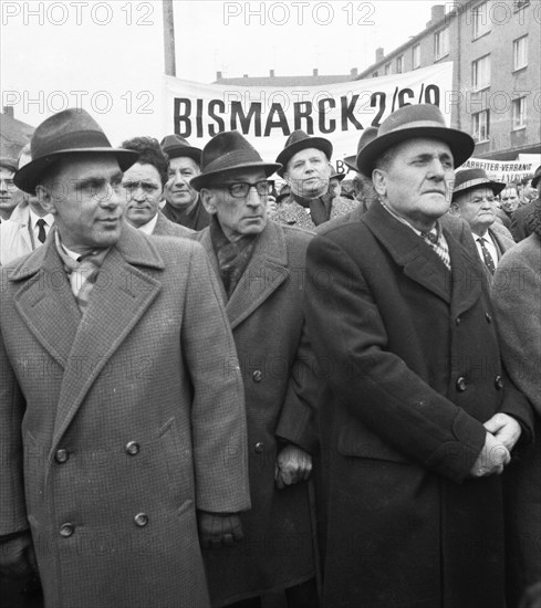 With black flags, miners of the Bismarck colliery and their relatives demonstrated against the closure of their colliery on 19 February 1966, Germany, Europe