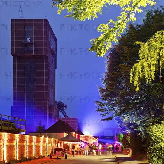 Hammerhead tower of Heinrich Robert colliery for the Extra Shift, Ost colliery, Hamm, Ruhr area, North Rhine-Westphalia, Germany, Europe