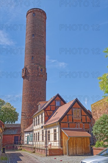 The scrap tower, built in the brick Gothic style, and the Schrot-Kontor in Mauerstraße in the old town centre of Tangermünde, Hanseatic town in the Altmark. Old Town, Tangermünde, Saxony-Anhalt, Germany, Europe