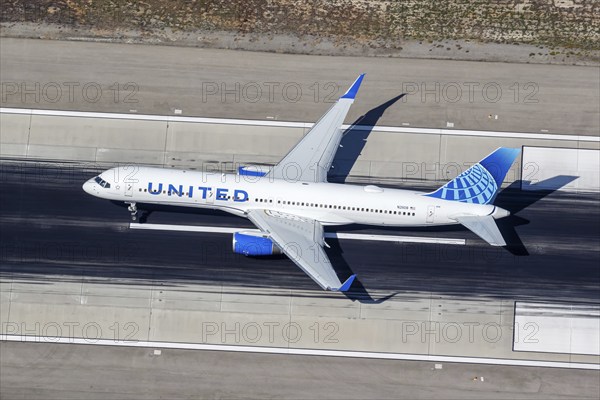 A United Airlines Boeing 757-200 aircraft with the registration number N21108 at Los Angeles Airport, USA, North America