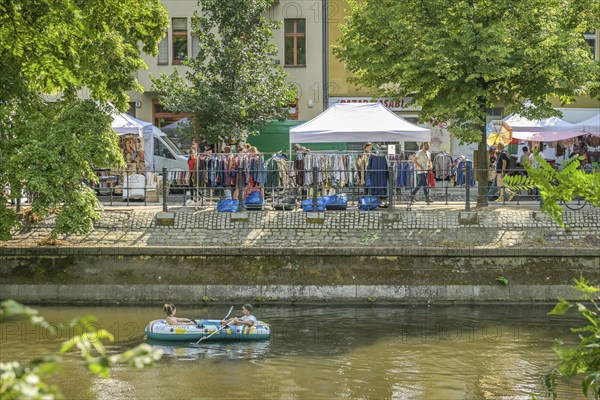 Landwehrkanal, textiles, art and design market, Neuköllner Stoff am Maybachufer, Kreuzberg, Neukölln, Berlin, Germany, Europe