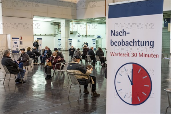 Start in the vaccination centre for corona vaccinations, in a hall of Messe Essen, for people over 80 years of age who do not live in nursing homes, vaccination in the vaccination booth, follow-up area, after vaccination, vaccination routes for a daily vaccination of up to 2400 people, operated by the Association of Statutory Health Insurance Physicians, Essen, North Rhine-Westphalia, Germany, Europe