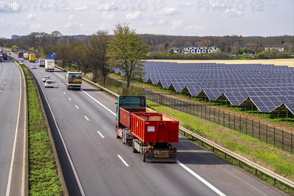 Solar park near Neukirchen-Vluyn, along the A40 motorway, over 10, 000 solar modules spread over 4.2 hectares, generating 6 million kilowatt hours per year, North Rhine-Westphalia, Germany, Europe