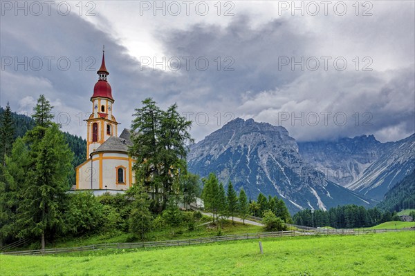 Baroque Roman Catholic parish church of St Nicholas, listed building, mountains of the Stubai Alps, Obernberg am Brenner, Tyrol, Austria, Europe