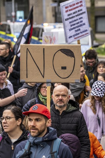 Pupils demonstrate against right-wing extremism, under the motto Schule bleibt Bunt (school remains colourful), over 2500 pupils, parents and teachers protest against right-wing extremism and for diversity in the city centre of Essen, North Rhine-Westphalia, Germany, Europe