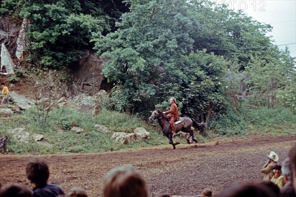 Old Shatterhand riding at a gallop in The Treasure in Silver Lake, horse, Karl May Festival, open-air theatre Elspe, Sauerland, North Rhine-Westphalia, Germany, June 1982, vintage, retro, old, historical, Europe