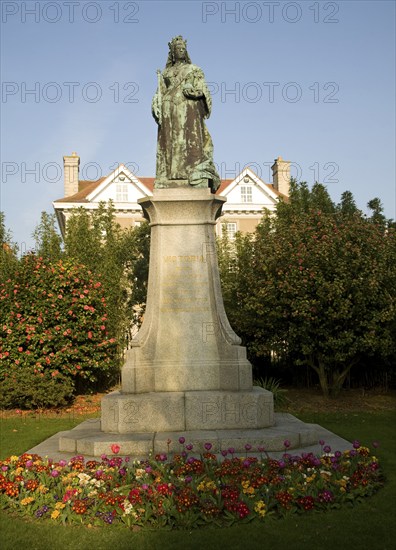 Queen Victoria statue, Candie Gardens, St Peter Port, Guernsey, Channel Islands, UK, Europe