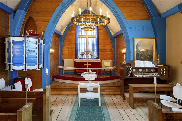 View of the altar and organ in a wood-panelled church, church interior, church, Inuit settlement Ittoqqortoormiit, Scoresbysund or Scoresby Sund or Greenlandic Kangertittivaq, East Greenland, Greenland, North America