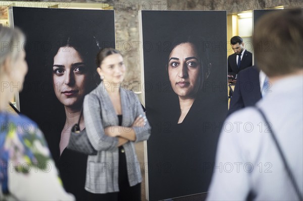 Exhibition at the Federal Foreign Office in Berlin: Jihan Alomar survived the genocide of the Yazidi woman 10 years ago and gives a tour of the exhibition The woman who defeated IS recorded here in Berlin, 22 August 2024