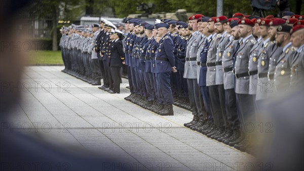 Soldiers from various armed forces during the final roll call at the Federal Ministry of Defence to pay tribute to the Bundeswehr's deployment in Mali