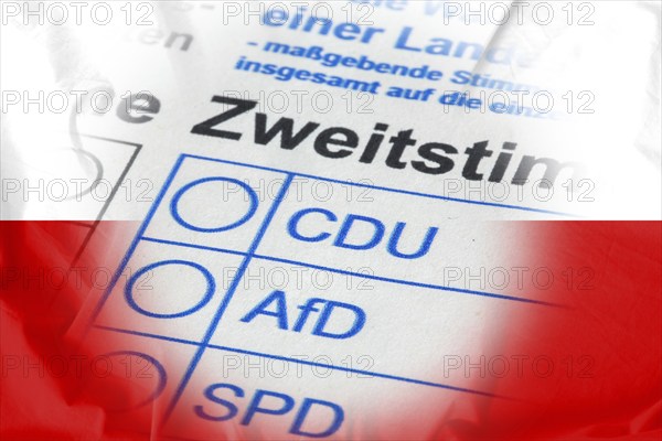 Symbolic image of the state election in Thuringia: Flag of Thuringia and close-up of a ballot paper. The next state election will take place in September 2024