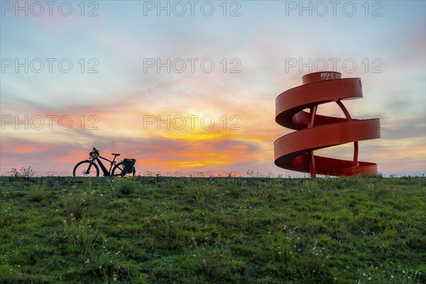 Sculpture Haldenzeichen, observation tower, Humbert spoil tip, part of the Lippepark in Hamm, 5 spoil tips were connected to form a kind of leisure landscape area, Hamm, North Rhine-Westphalia, Germany, Europe