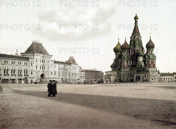 New Merchants' Shops and St Basil's Cathedral, Moscow, Russia, 1890, Historical, digitally restored reproduction from a 19th century original, Record date not stated, Europe