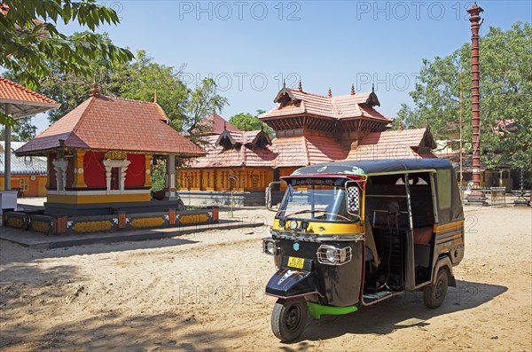 Mararikulam Shiva Temple Marari, in front a Tuk Tuk, Kerala, India, Asia