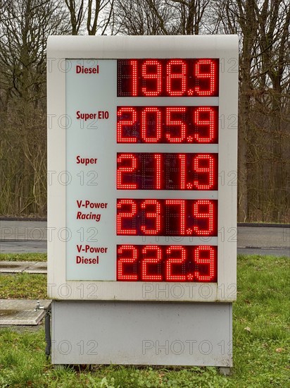 Fuel prices, petrol station, motorway petrol station on the A43 towards Münster, Hohen Mark Ost, prices for petrol are well above 2 euros, diesel only just one euro cent below this mark, Haltern, North Rhine-Westphalia, Germany, d, Europe