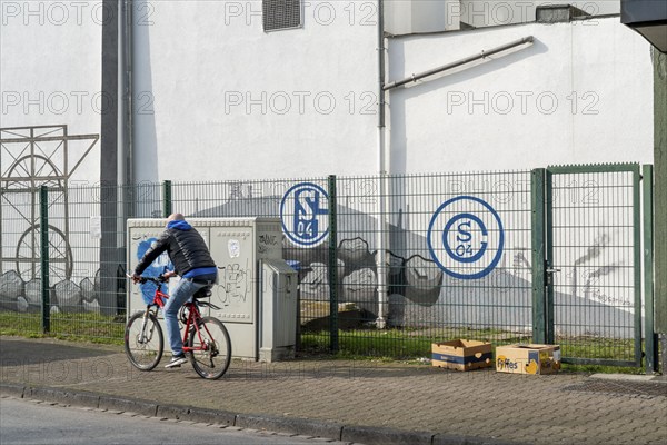 The Schalke Mile, Mile of Tradition, Kurt-Schumacher-Strasse in Gelsenkirchen-Schalke, side street, Hubertusstrasse, building with many Schalke logos, Ruhrpott symbols, list of Schalke football successes, Gelsenkirchen, North Rhine-Westphalia, Germany, Europe