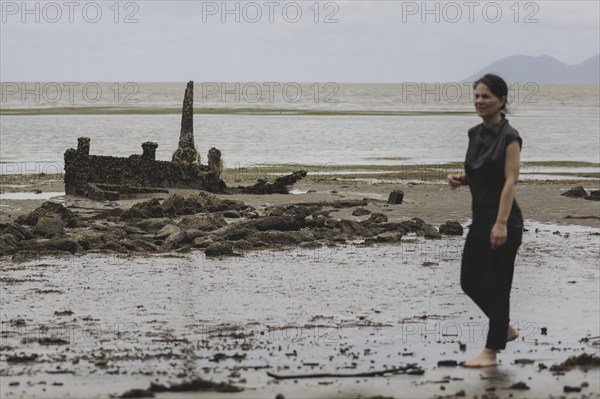 Annalena Bärbock (Bündnis 90/Die Grünen), Federal Foreign Minister, pictured at graves flooded by rising sea levels near the settlement of Togoru, 07.05.2024. Bärbock is travelling to Australia, New Zealand and Fiji for political talks / Photographed on behalf of the Federal Foreign Office